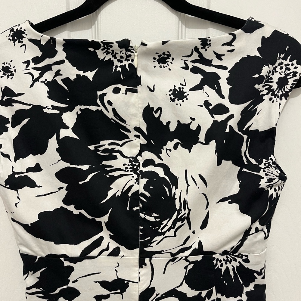 Lauren Ralph Lauren Black and White Floral Print Ruched Sheath Dress Size 8 - Picture 6 of 10
